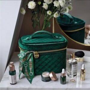 Stoney Clover Lane Emerald green vanity case